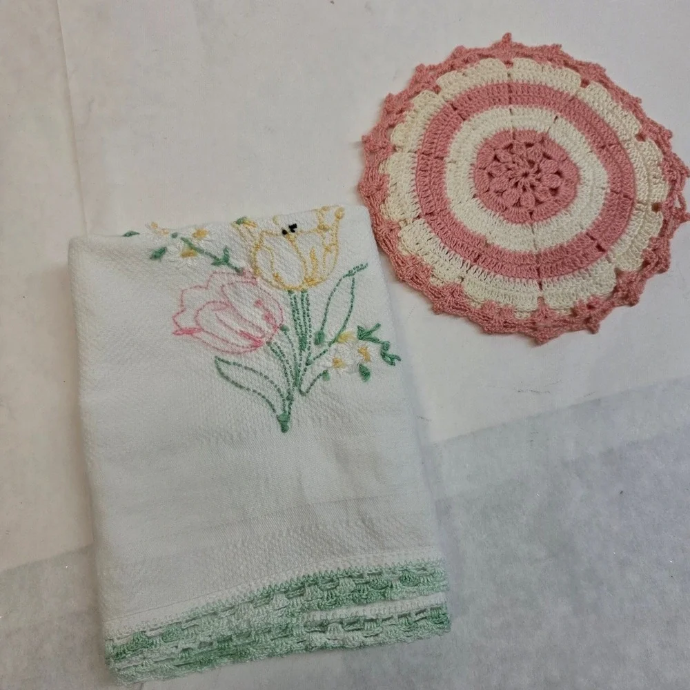 Vintage Cannon Tea Towel Dish White‎ Embroidered Floral Crochet Trim, GUC